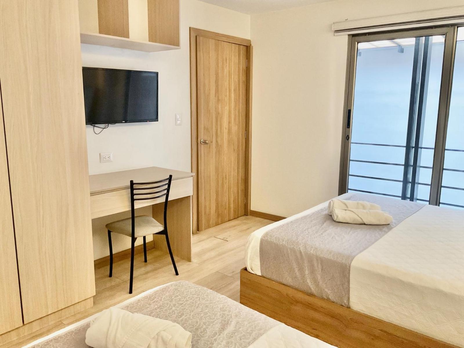 Hotel Brist0L Suites Centro Historico 昆卡 外观 照片