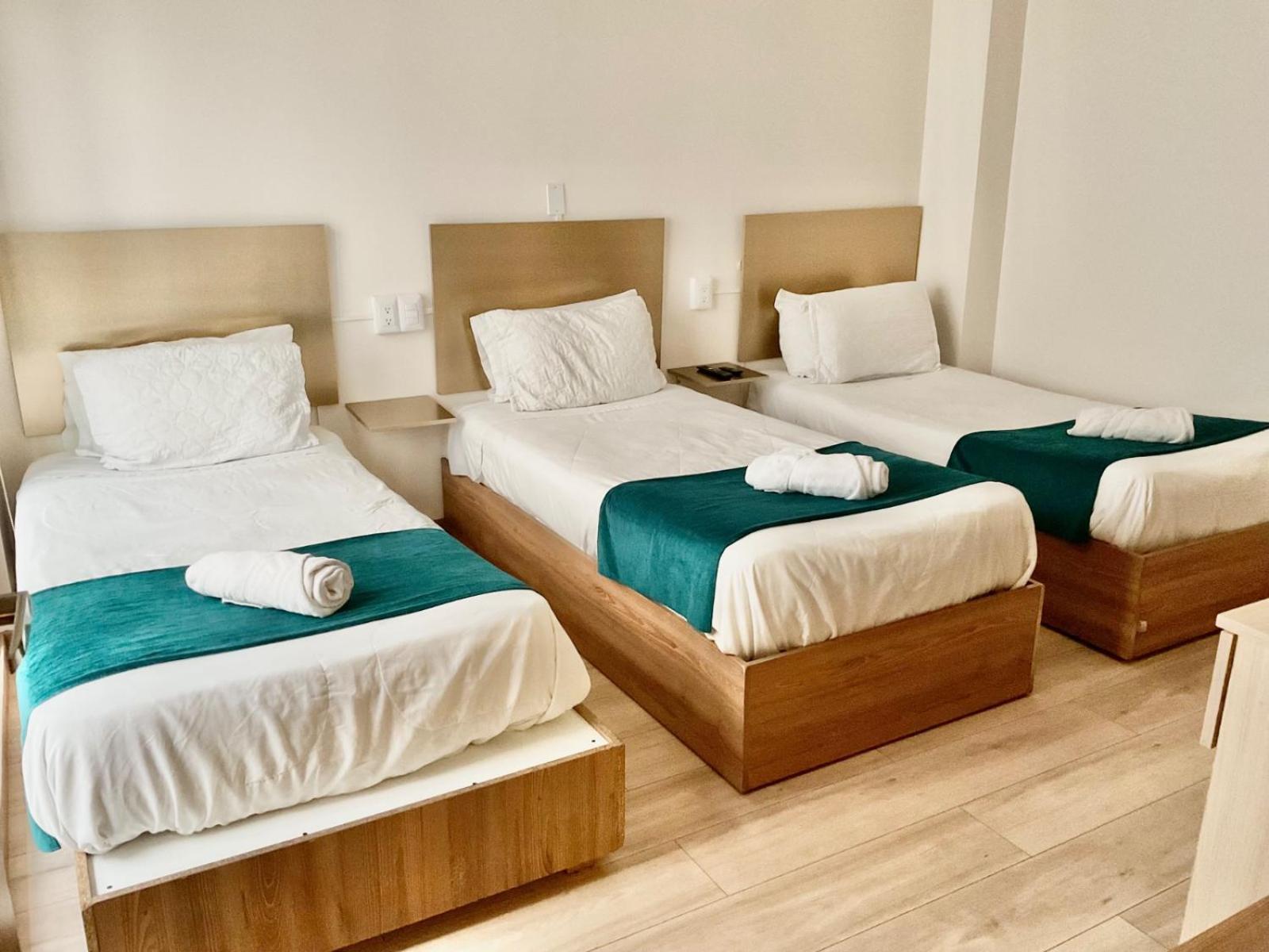 Hotel Brist0L Suites Centro Historico 昆卡 外观 照片