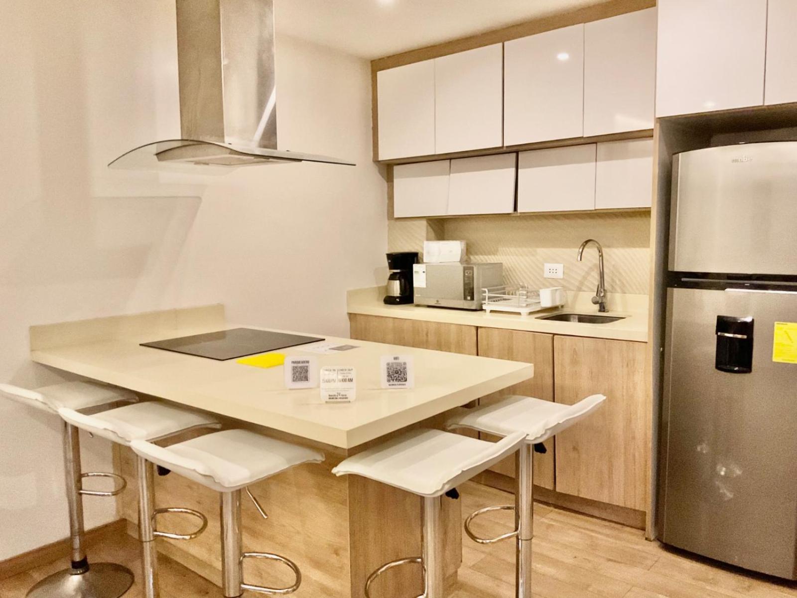 Hotel Brist0L Suites Centro Historico 昆卡 外观 照片
