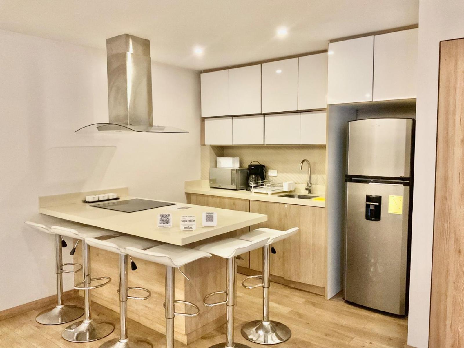 Hotel Brist0L Suites Centro Historico 昆卡 外观 照片