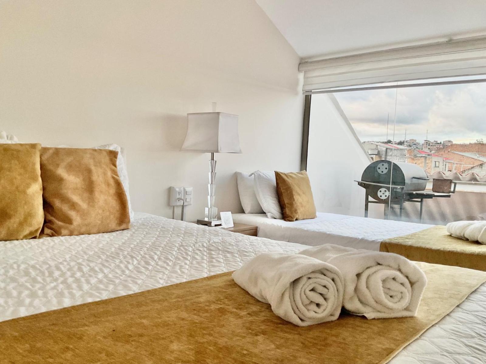 Hotel Brist0L Suites Centro Historico 昆卡 外观 照片